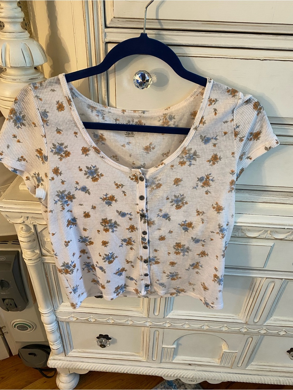 Floral Button-Front Ribbed Knit Top - White with Blue & Tan Flowers